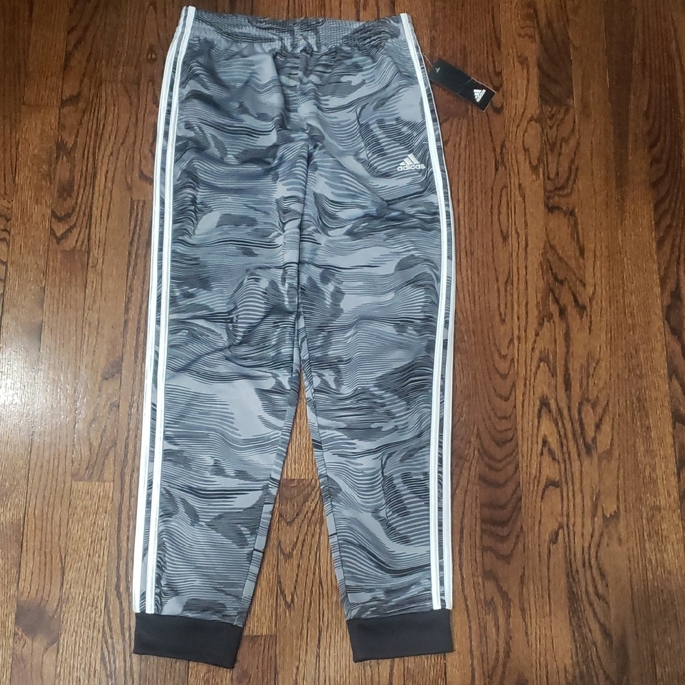 🔥Adidas Kids Black and Gray Camo Joggers